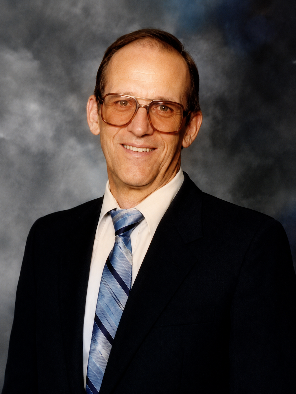 Kenneth Winkler (KA5ARU)